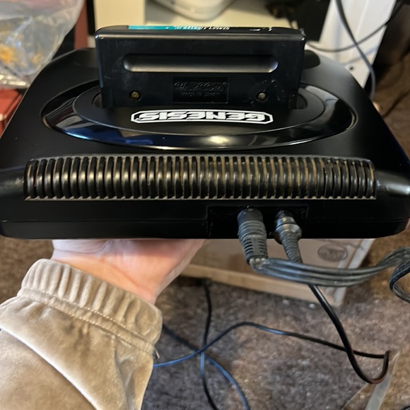 Sega génesis fully functional with all wires and 2 controllers and 2 games. - Picture 5 of 7